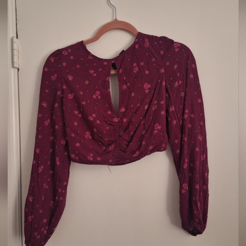 Forever 21 Burgundy Floral Blouse. Bundle 3+ items & save 25% automatically! 🛍️